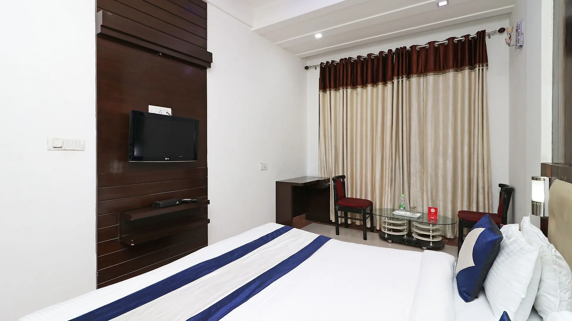 **  Oyo 9974 Hotel Taj Prince Агра Индия